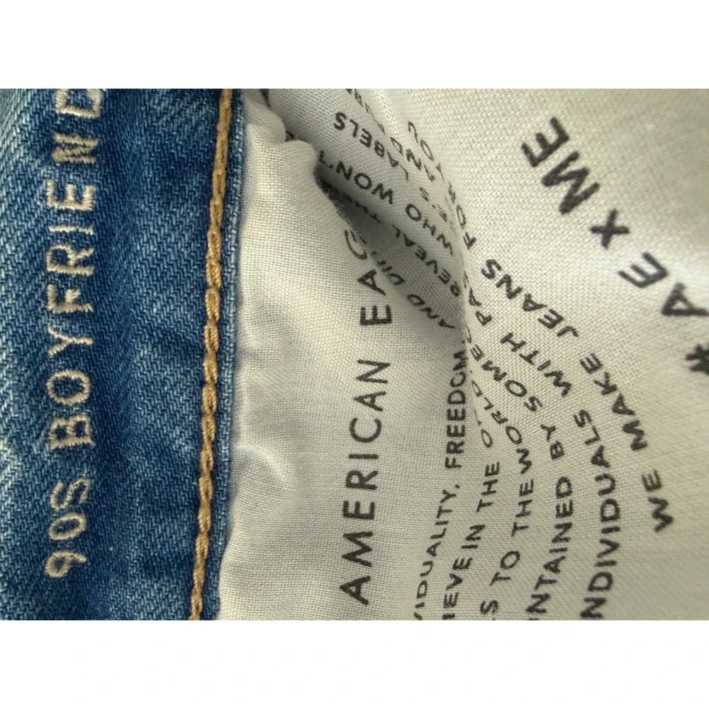 American Eagle 90s Boyfriend Jeans Light Wash Distressed Blue Denim Size 4 Reg